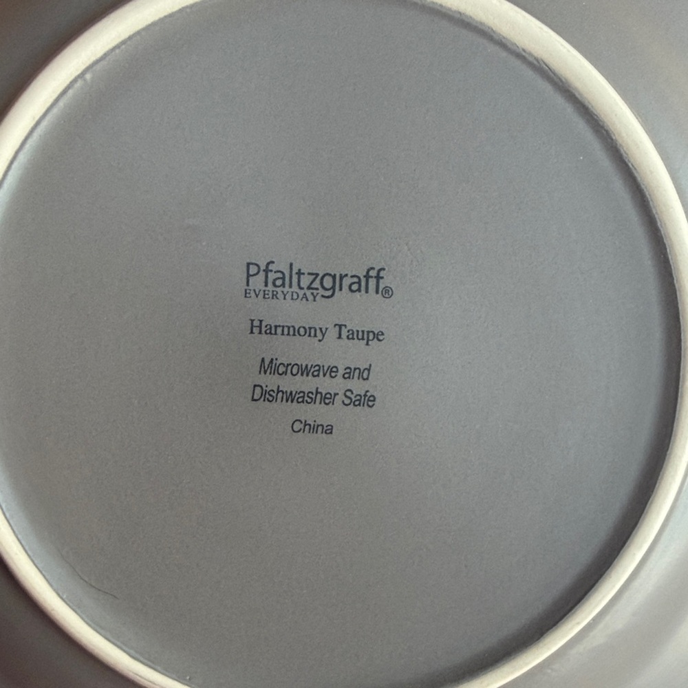 Pfaltzgraff Harmony Taupe NEW Dinnerware Set 4:mugs 4 dessert 4 dinner plates - Picture 6 of 11